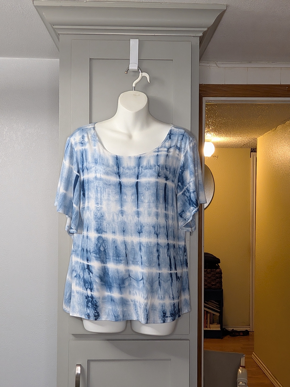 Blue Tie-Dye Scoop Neck Short Sleeve Top